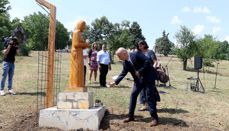 roma_holokauszt_emlekmuavatas_210801_ja-36