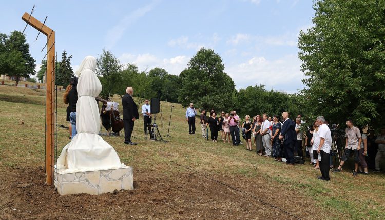 roma_holokauszt_emlekmuavatas_210801_ja-8