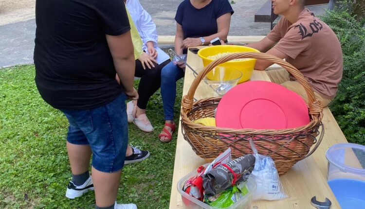 284169216_371523454958760_8272399284275443860_n